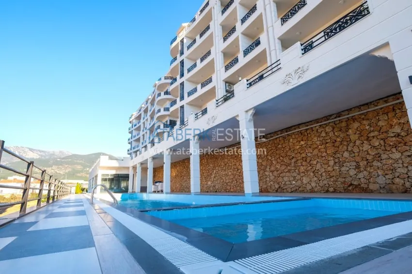 Three-room apartment with access to the garden in Oba, Alanya 2 