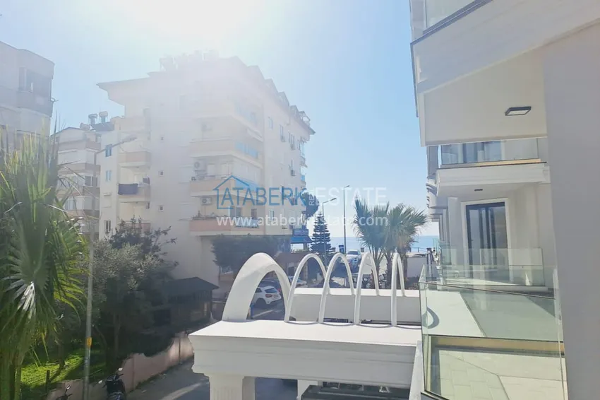 Purchase  Compact one-bedroom apartment on the beachfront in the center of Alanya — Keykubat beach 15 