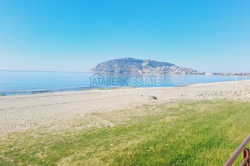 Compact one-bedroom apartment on the beachfront in the center of Alanya — Keykubat beach 9 