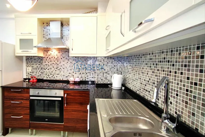 Purchase 1+1 apartment with furniture and a glazed balcony 450 meters from the sea — Mahmutlar, Alanya 12 