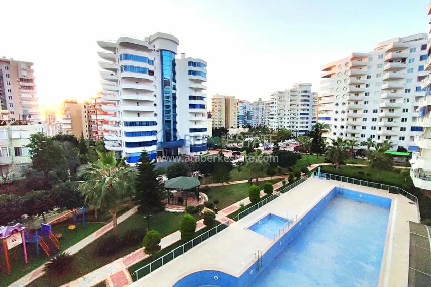 Purchase 1+1 apartment with furniture and a glazed balcony 450 meters from the sea — Mahmutlar, Alanya 16 