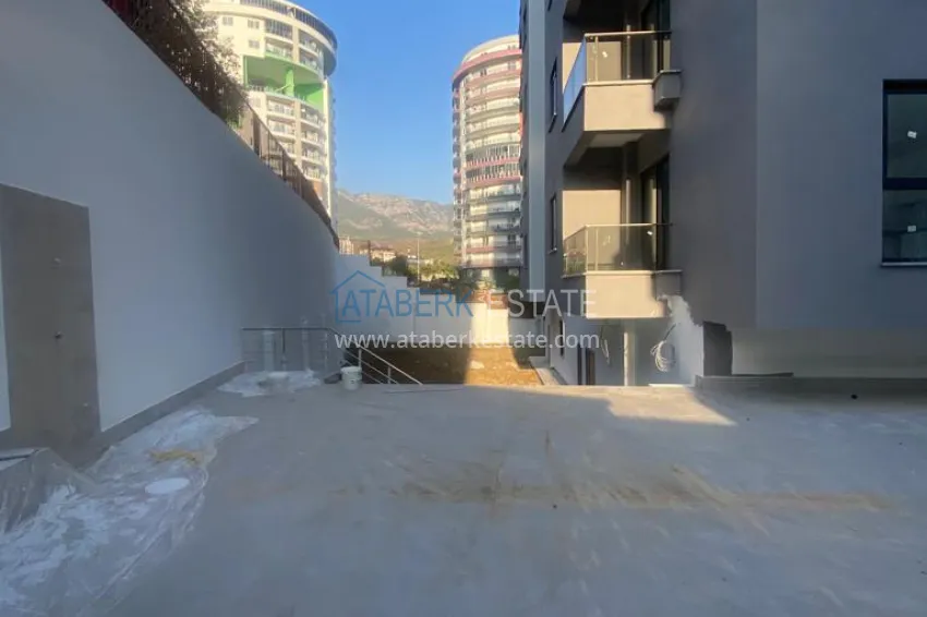 Apartments at affordable prices from the developer in Mahmutlar 5