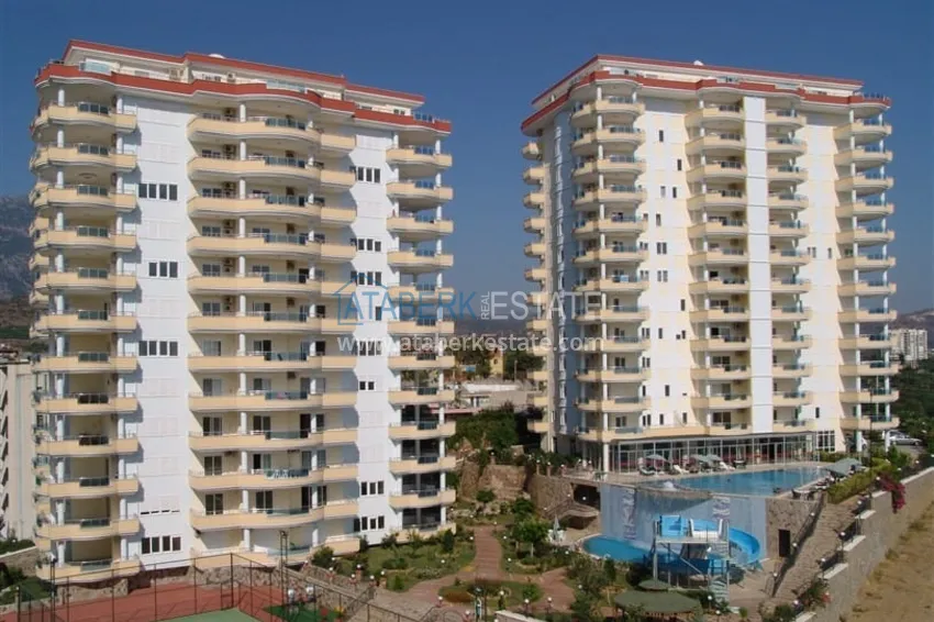 An offer from the owner! Three-room apartment with furniture in Alanya, Mahmutlar district 1 