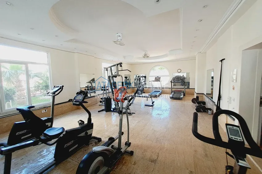 An offer from the owner! Three-room apartment with furniture in Alanya, Mahmutlar district 23 