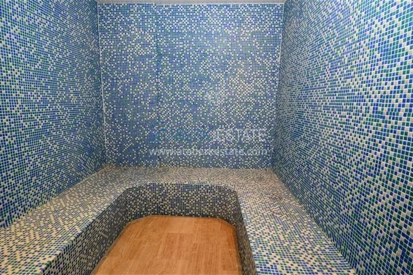 An offer from the owner! Three-room apartment with furniture in Alanya, Mahmutlar district 26 