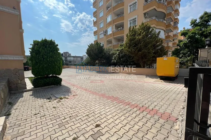 Apartment 2+1 with furniture, glazed balcony and sea view, Alanya center 4 