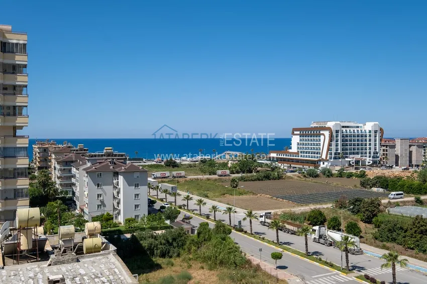 Purchase Two-bedroom apartment with furniture and sea view — Alanya, Mahmutlar 11 