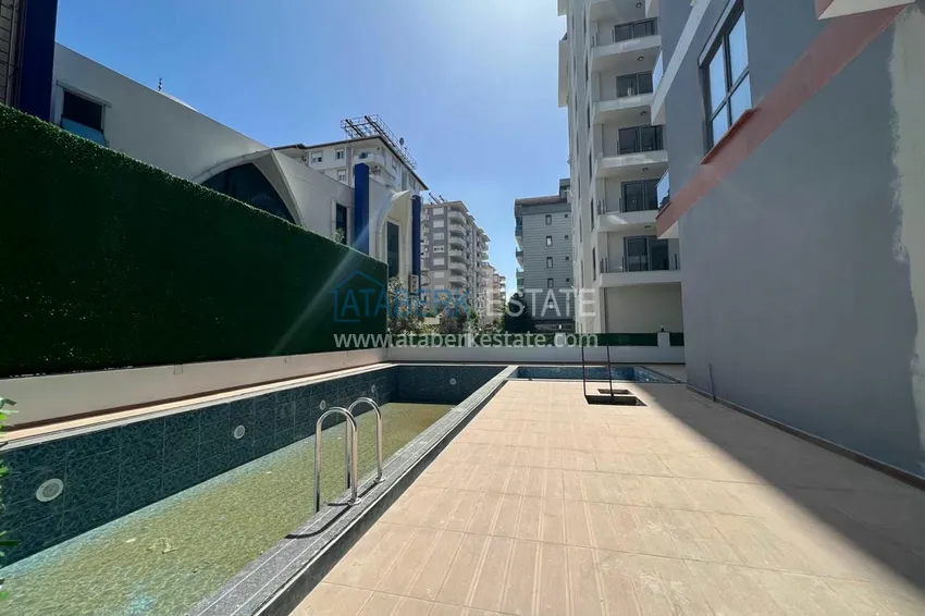 Apartments in Mahmutlar of various layouts in a complex under construction 10 