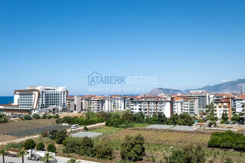 Purchase Two-bedroom apartment with furniture and sea view — Alanya, Mahmutlar 12 