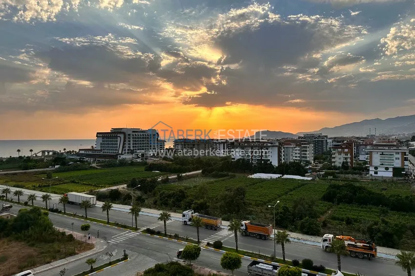 Purchase Two-bedroom apartment with furniture and sea view — Alanya, Mahmutlar 13 