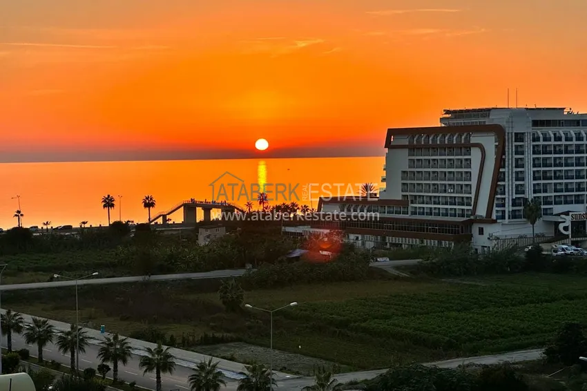 Purchase Two-bedroom apartment with furniture and sea view — Alanya, Mahmutlar 14 