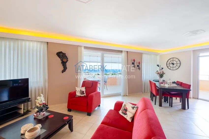 Purchase Two-bedroom apartment with furniture and sea view — Alanya, Mahmutlar 4 