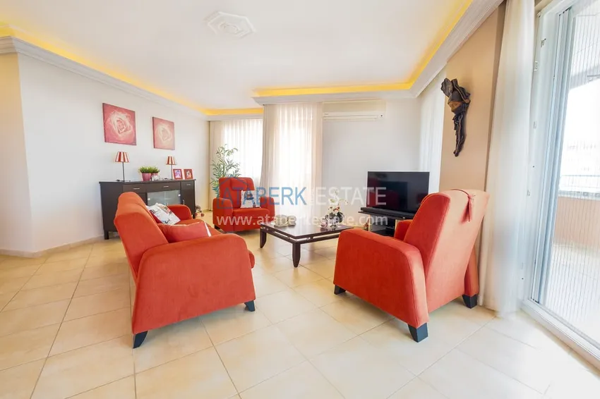 Purchase Two-bedroom apartment with furniture and sea view — Alanya, Mahmutlar 5 