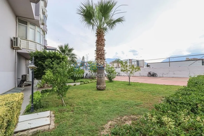 Real estate for residence permit. Three-room apartment with furniture in Oba - Alanium shopping center area 5 