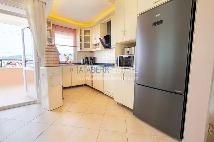 Purchase Two-bedroom apartment with furniture and sea view — Alanya, Mahmutlar 7 