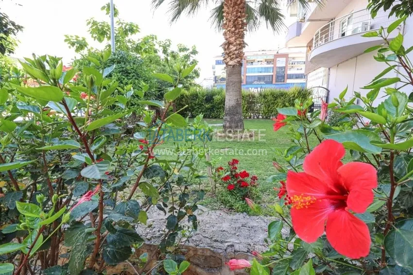 Real estate for residence permit. Three-room apartment with furniture in Oba - Alanium shopping center area 8 