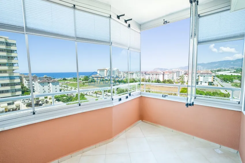 Purchase Two-bedroom apartment with furniture and sea view — Alanya, Mahmutlar 9 
