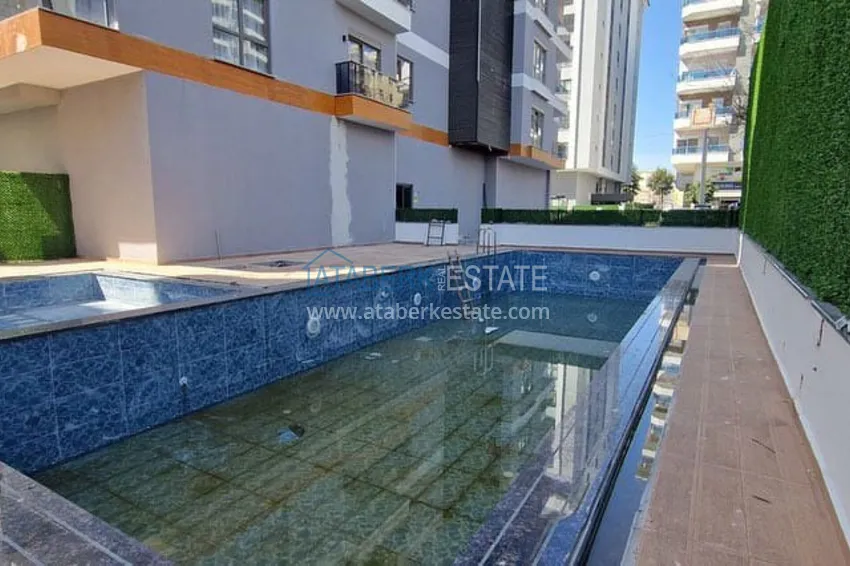 Apartments in Mahmutlar of various layouts in a complex under construction 9 