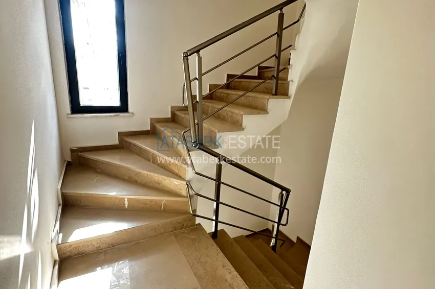 Primary property in Alanya — a one-bedroom apartment with a fine finish in Mahmutlar 14