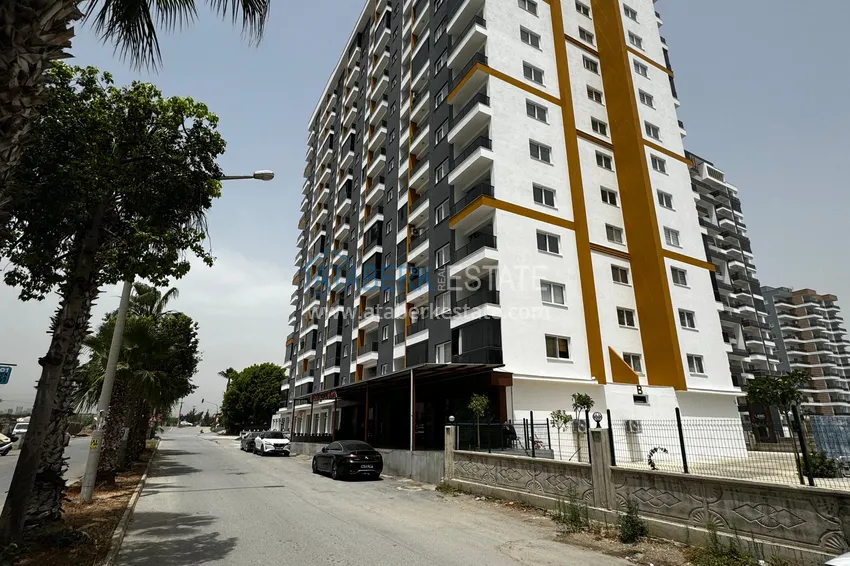 One bedroom Apartment with Fine Finishing and Mountain View in Tomyuk District, Mersin. Installment is possible 1 