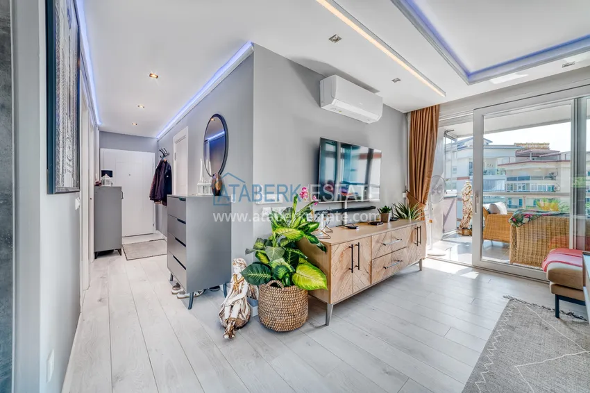 Purchase Excellent apartment with designer renovation in Oba, Alanya 1 