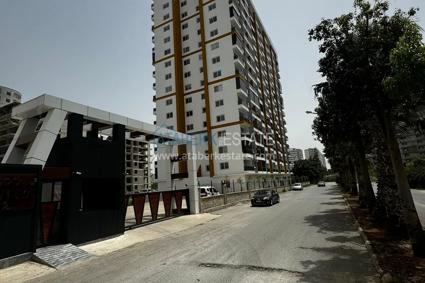 One bedroom Apartment with Fine Finishing and Mountain View in Tomyuk District, Mersin. Installment is possible 2 
