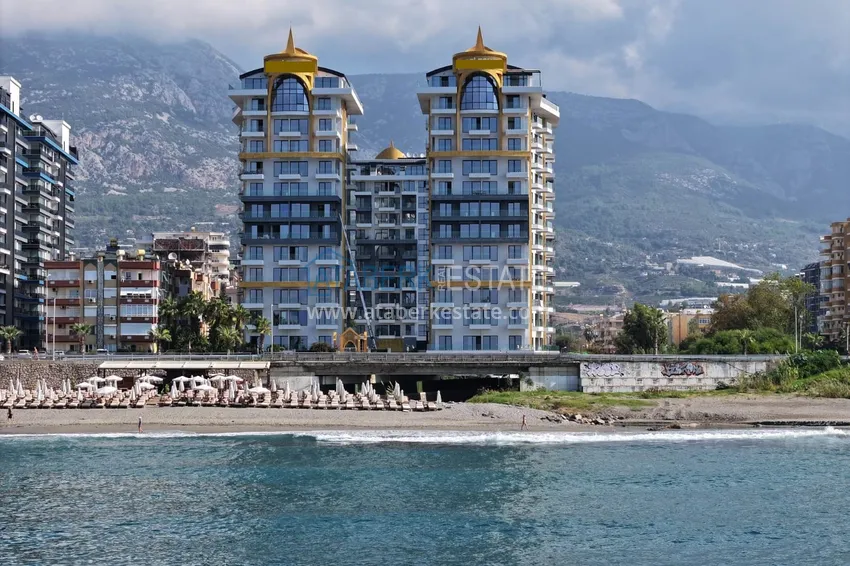First line beachfront flat with finishing - Alanya, Mahmutlar area 3 