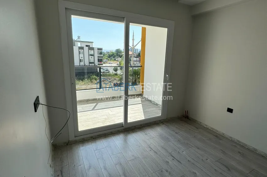 Buy cheap 1+1 apartment in a new complex from the owner in the Tomyuk-Mersin area 9 