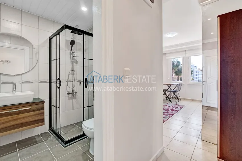 Purchase  Turnkey one-bedroom apartment with a glazed balcony near Cleopatra Beach - Alanya Center 12 