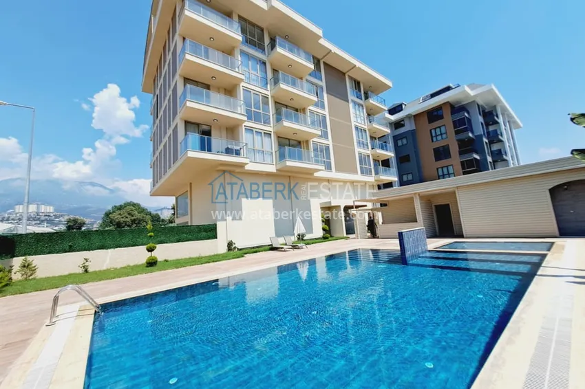 1+1 apartment with mountain and sea views, Kargicak district in Alanya 1 