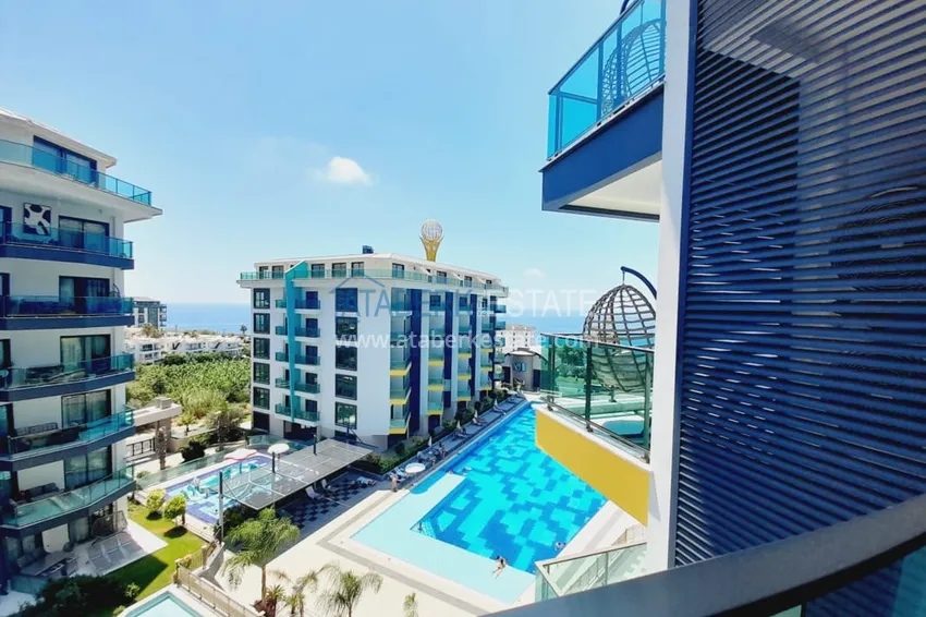 Purchase  1+1 apartment with furniture and sea views in a complex on the beachfront — Alanya, Kargicak district 19 