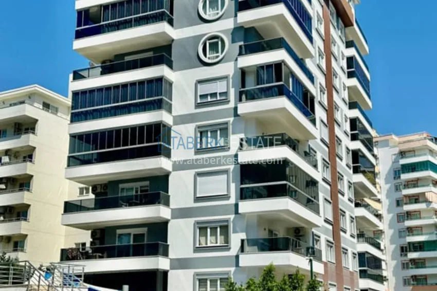 Three bedroom apartment with furniture and mountain views — Mahmutlar, Alanya 2 