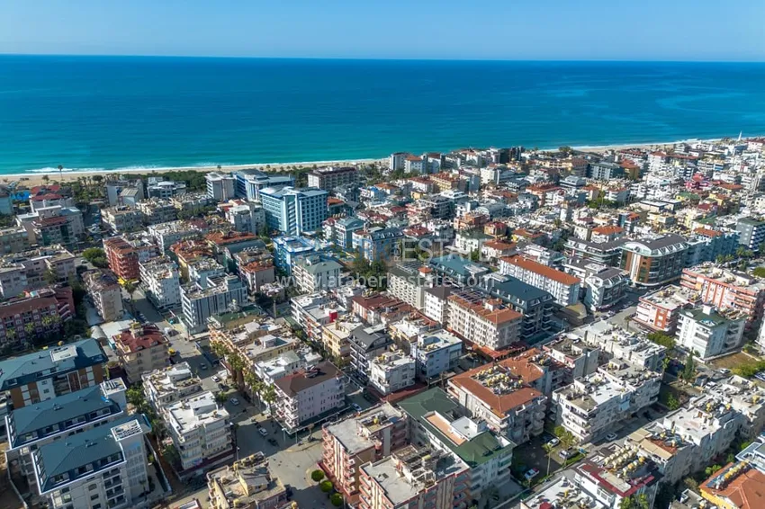 Turnkey one-bedroom apartment with a glazed balcony near Cleopatra Beach - Alanya Center 3 