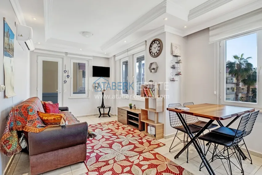 Purchase  Turnkey one-bedroom apartment with a glazed balcony near Cleopatra Beach - Alanya Center 3 