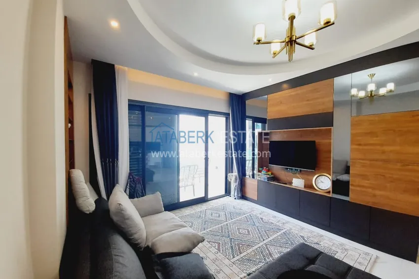 Purchase  1+1 apartment with furniture and sea views in a complex on the beachfront — Alanya, Kargicak district 2 