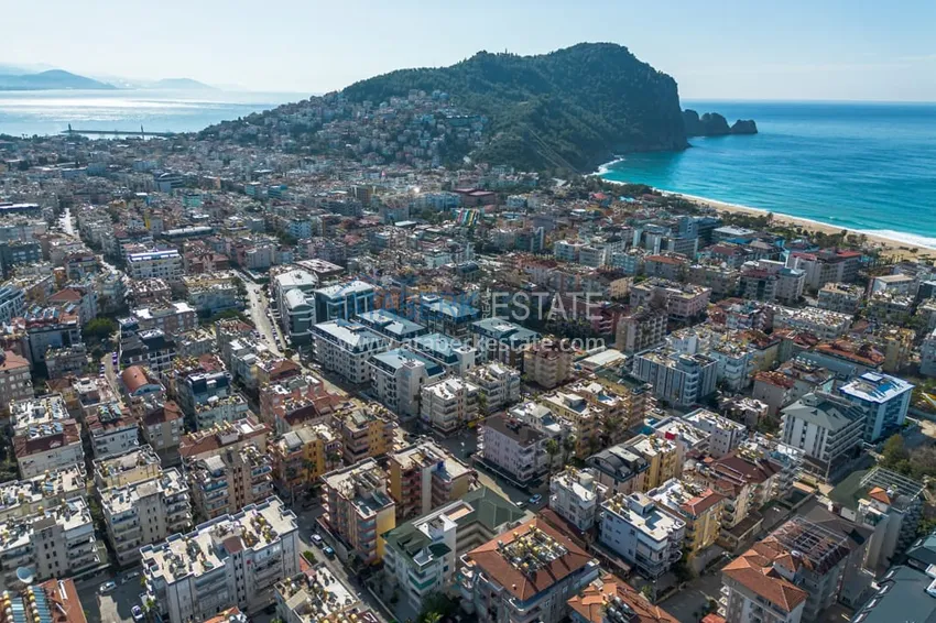 Turnkey one-bedroom apartment with a glazed balcony near Cleopatra Beach - Alanya Center 4 