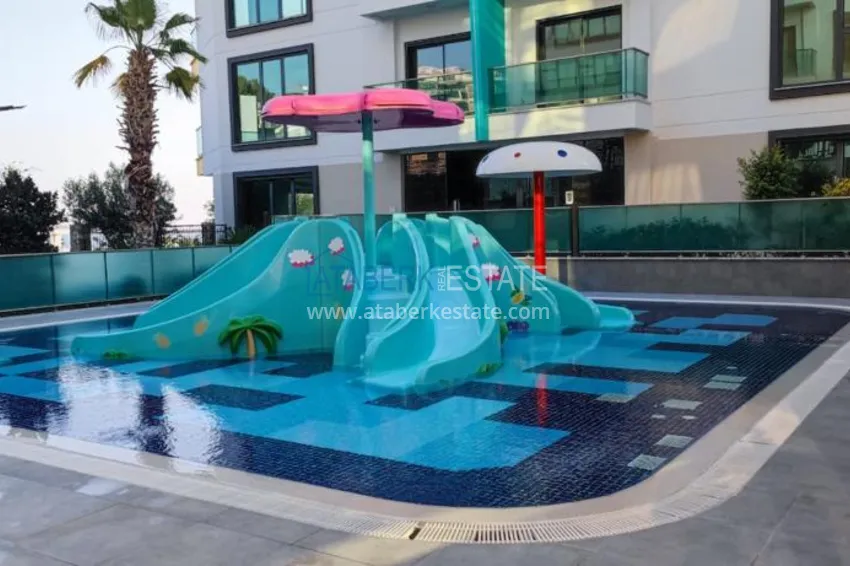 1+1 apartment with furniture and sea views in a complex on the beachfront — Alanya, Kargicak district 8 