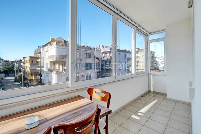 Purchase  Turnkey one-bedroom apartment with a glazed balcony near Cleopatra Beach - Alanya Center 7 