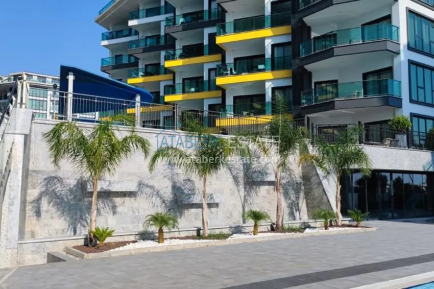 1+1 apartment with furniture and sea views in a complex on the beachfront — Alanya, Kargicak district 9 