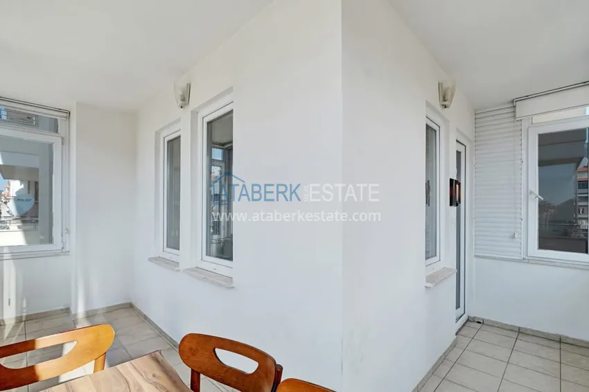 Purchase  Turnkey one-bedroom apartment with a glazed balcony near Cleopatra Beach - Alanya Center 8 