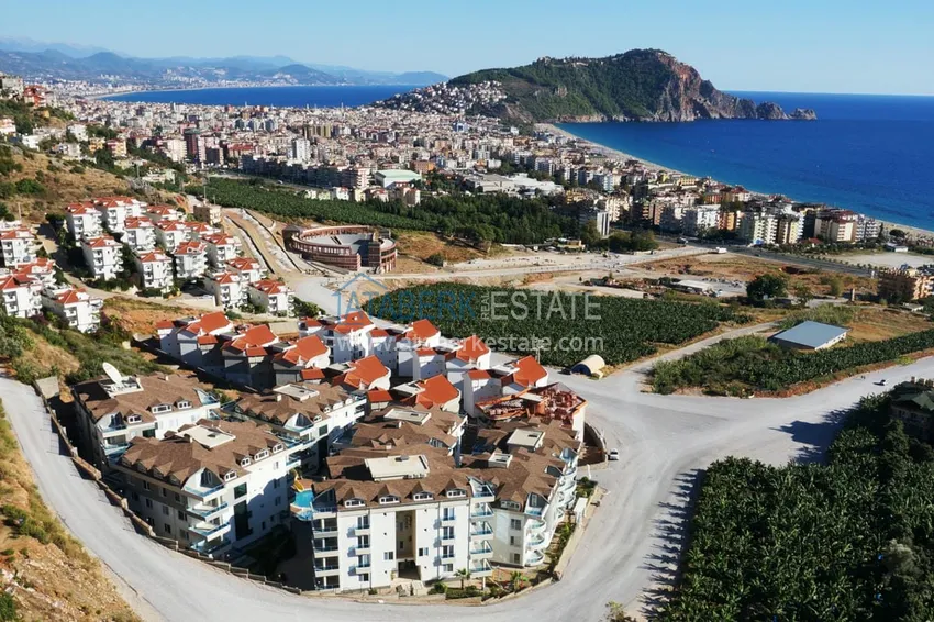 One bedroom apartment with furniture and sea views. Cleopatra beach area, Alanya city center. 1 