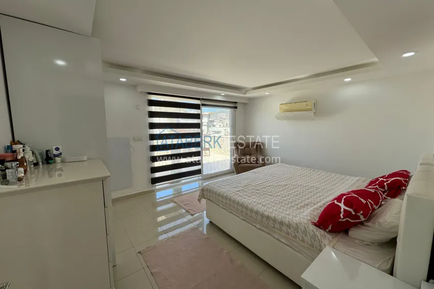 Purchase 4+1 penthouse duplex with furniture and a glazed balcony, Oba district — Alanya 17 