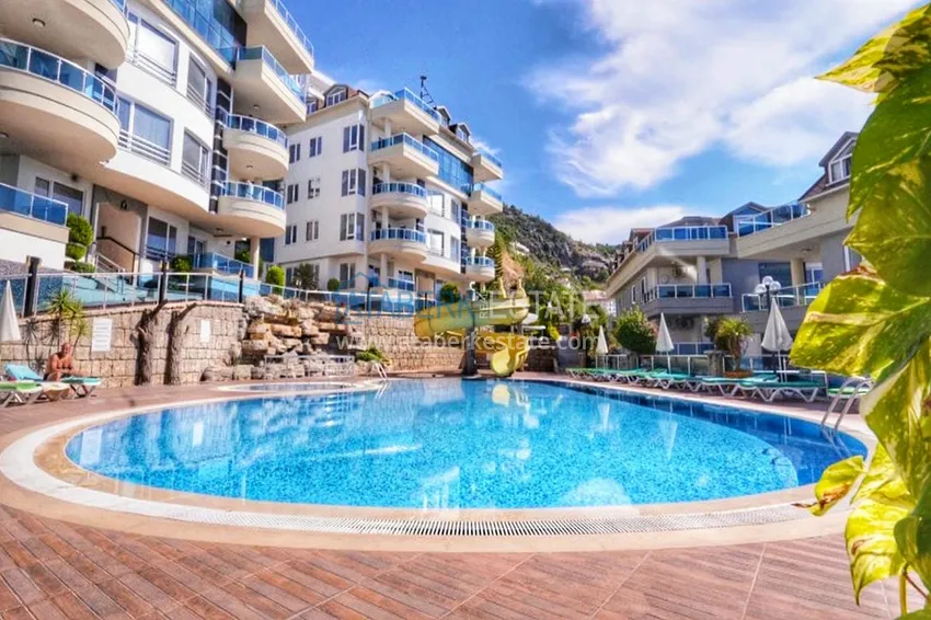 One bedroom apartment with furniture and sea views. Cleopatra beach area, Alanya city center. 3 