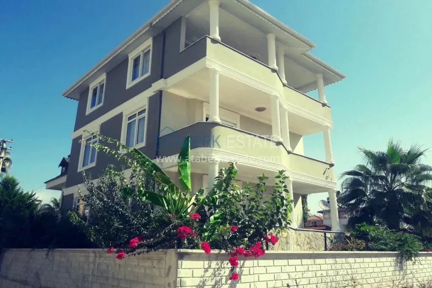 Three-level villa with private garden and sea view in Konakli, Alanya 2 