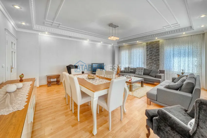 Purchase  Linear five-room turnkey apartment with separate kitchen in the center of Alanya 3 