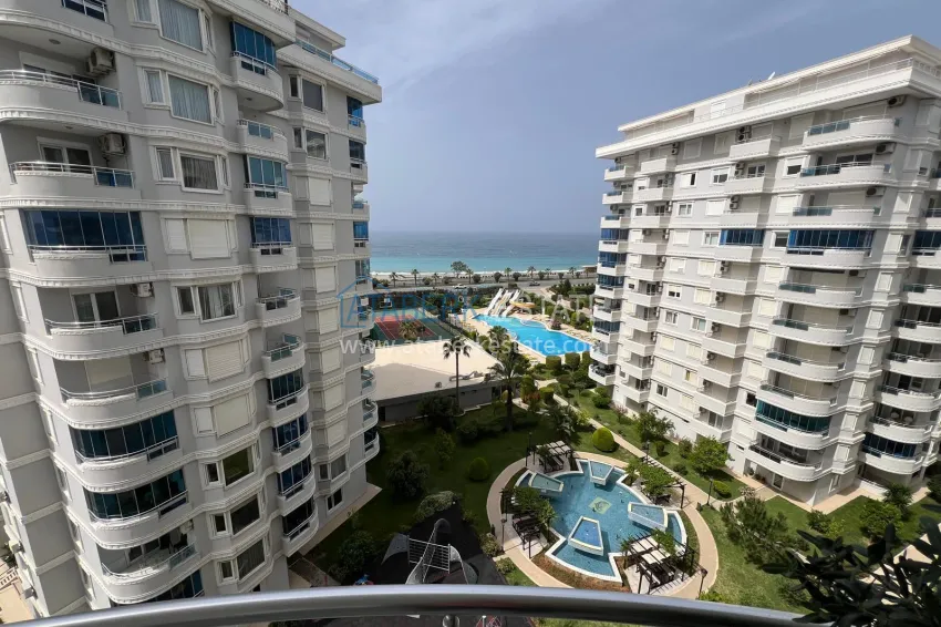 Purchase 3+1 linear apartment with furniture, sea and mountain views on the beachfront - Tosmur, Alanya 21