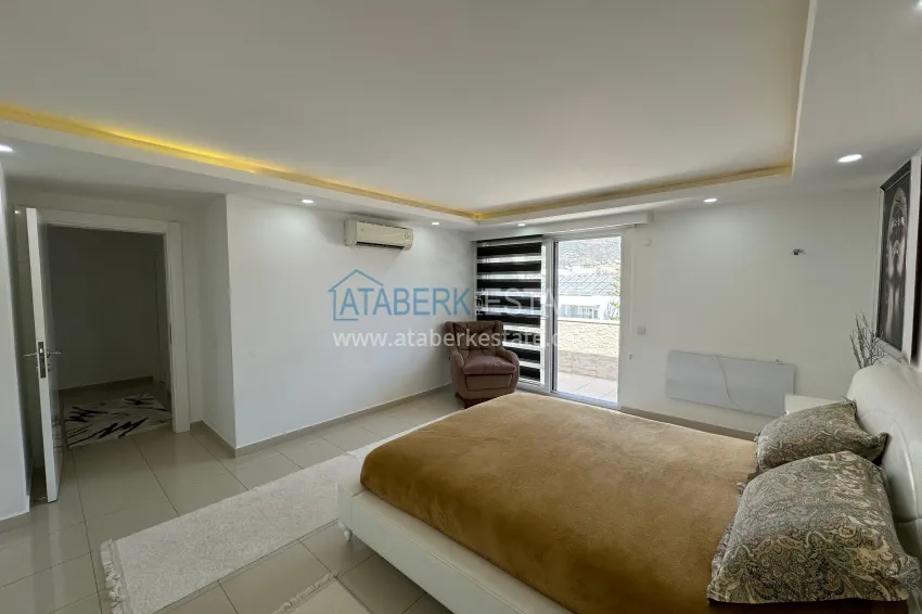 Purchase 4+1 penthouse duplex with furniture and a glazed balcony, Oba district — Alanya 32 