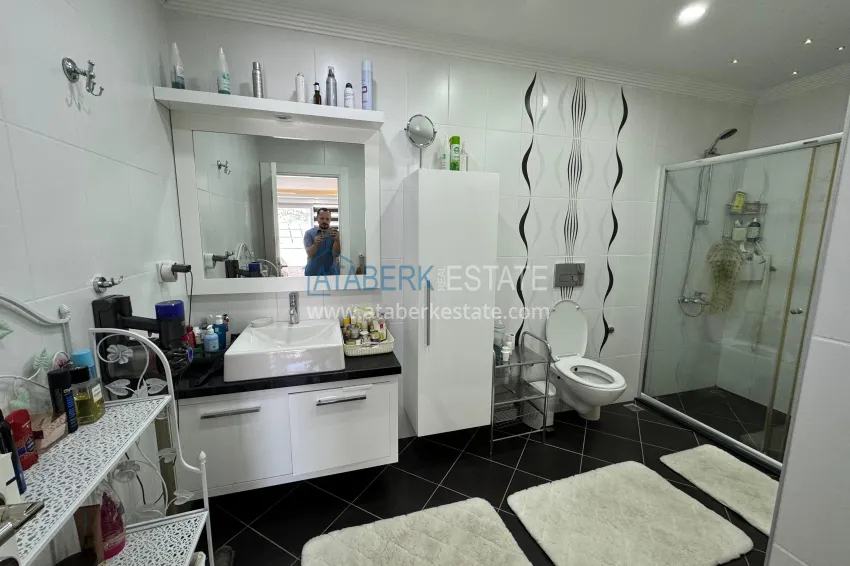 Purchase 4+1 penthouse duplex with furniture and a glazed balcony, Oba district — Alanya 35 