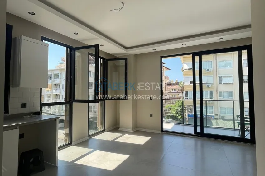 Purchase 1+1 apartment in the center of Alanya in a new modern complex - Cleopatra beach area 3 