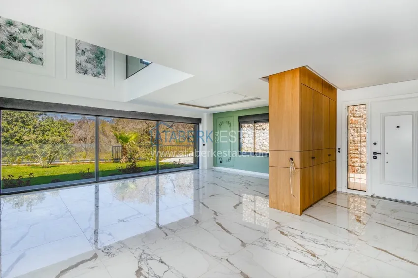 Purchase Exclusive project of a private villa in high-tech style in the Kargicak area 3